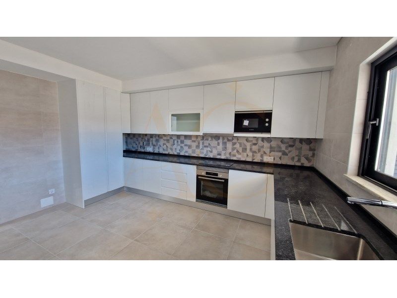 Property photo 2 of 38