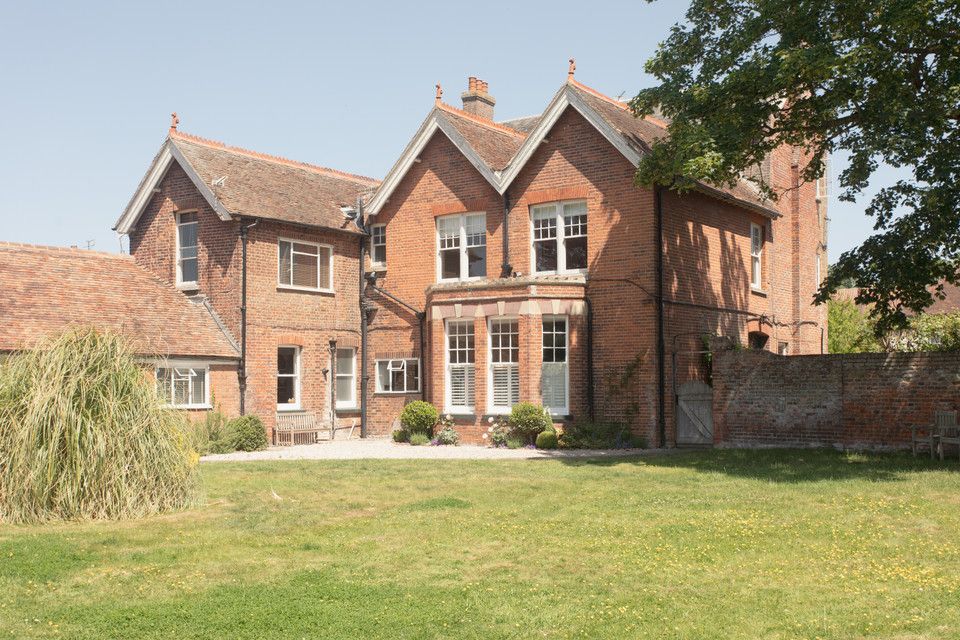 Property photo 2 of 25