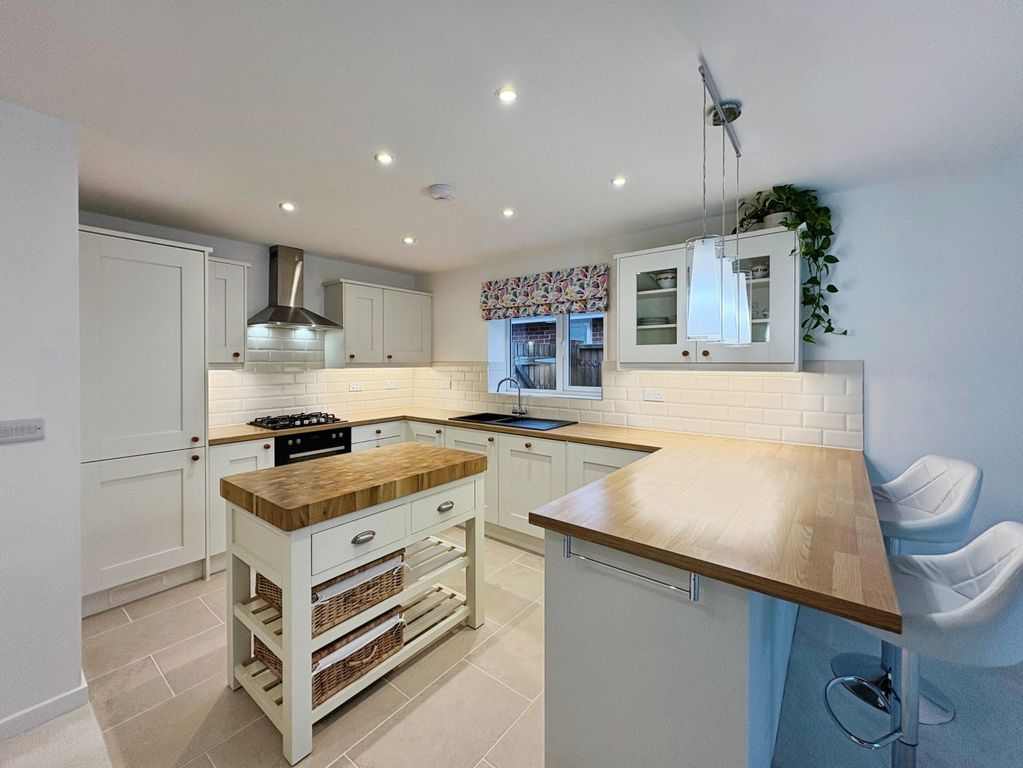 Property photo 2 of 39 F949De1A-41