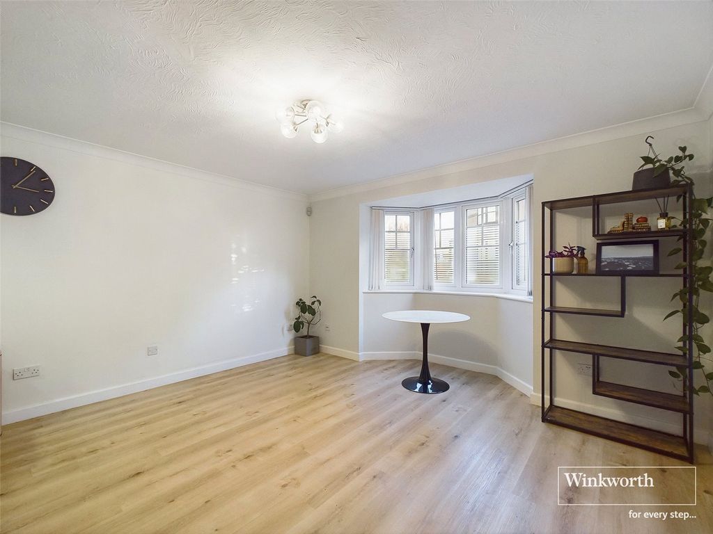 Property photo 3 of 9 Picture No. 16