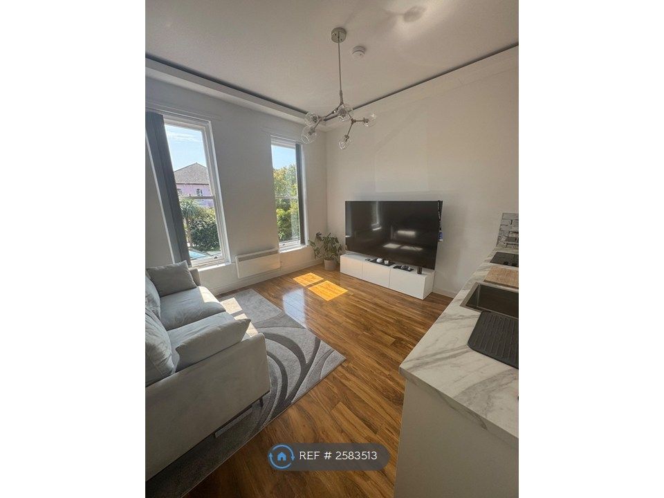 Property photo 3 of 12