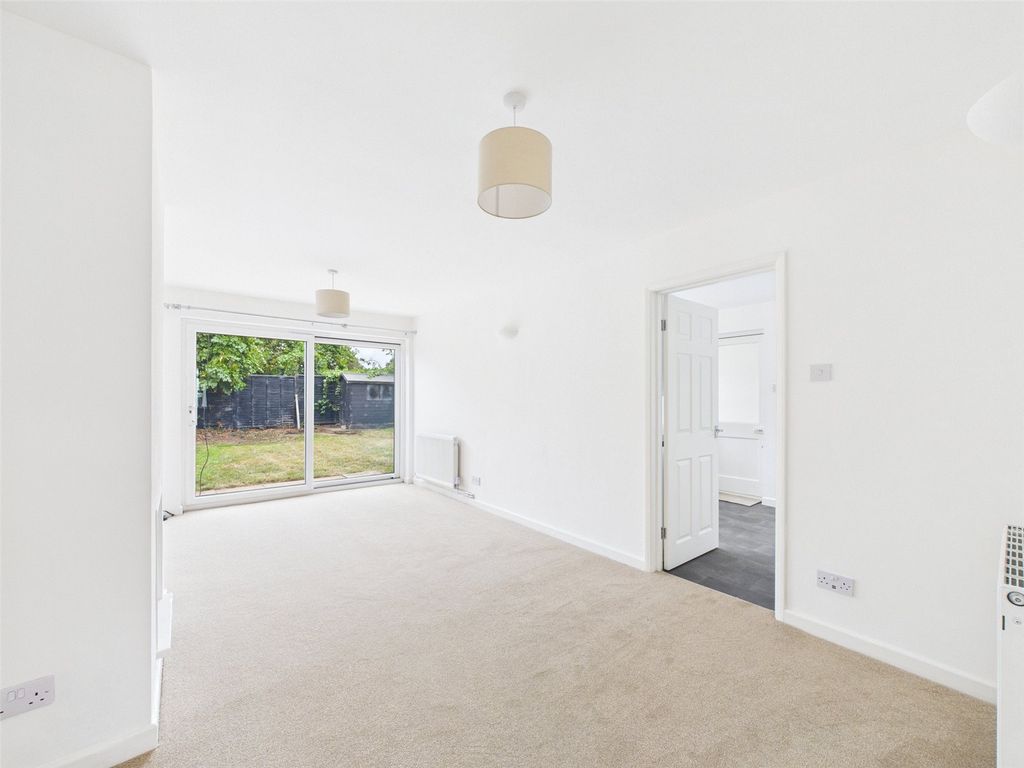 Property photo 3 of 16 Picture No. 01
