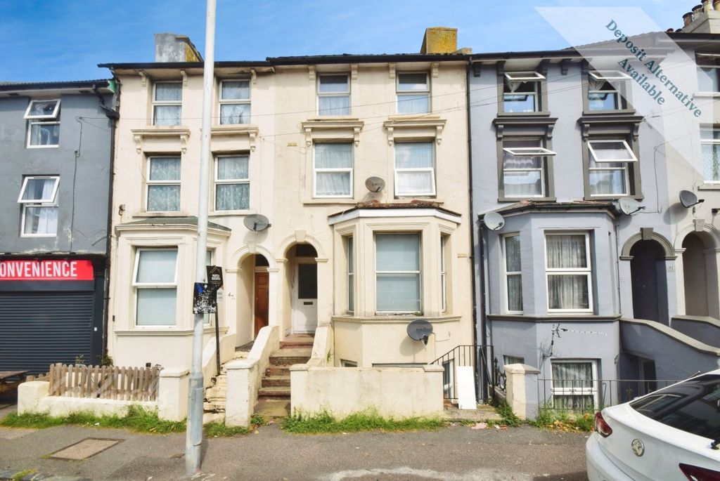 Property photo 1 of 10 Front