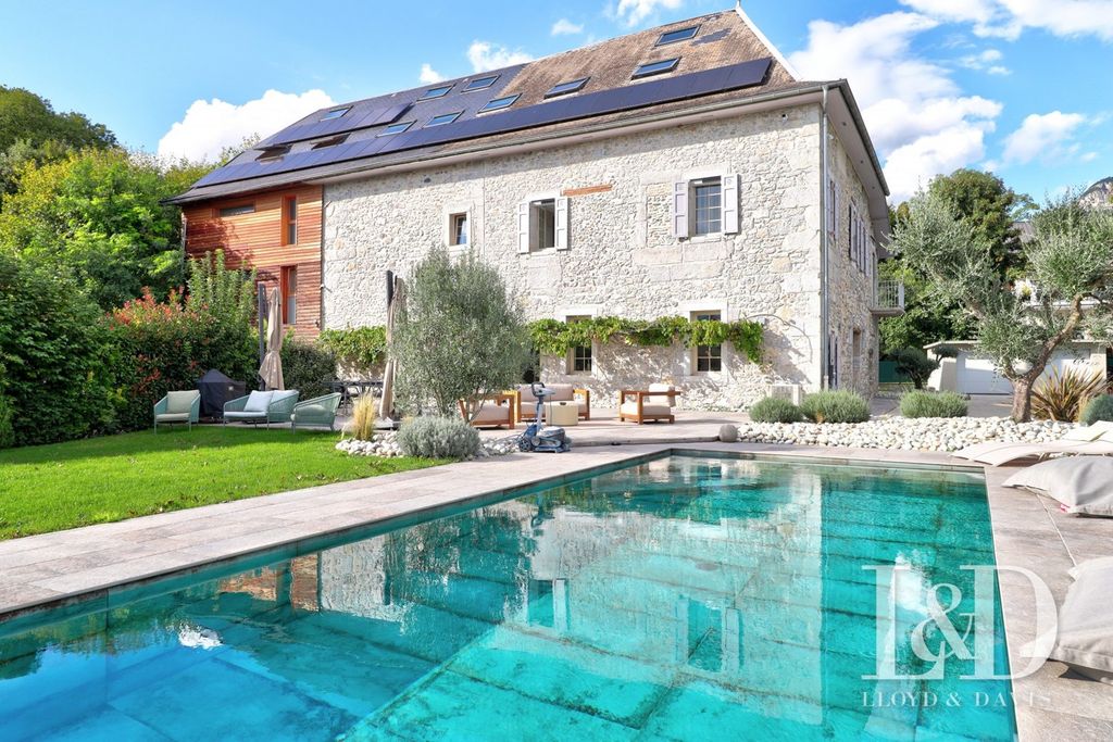 Property photo 2 of 30