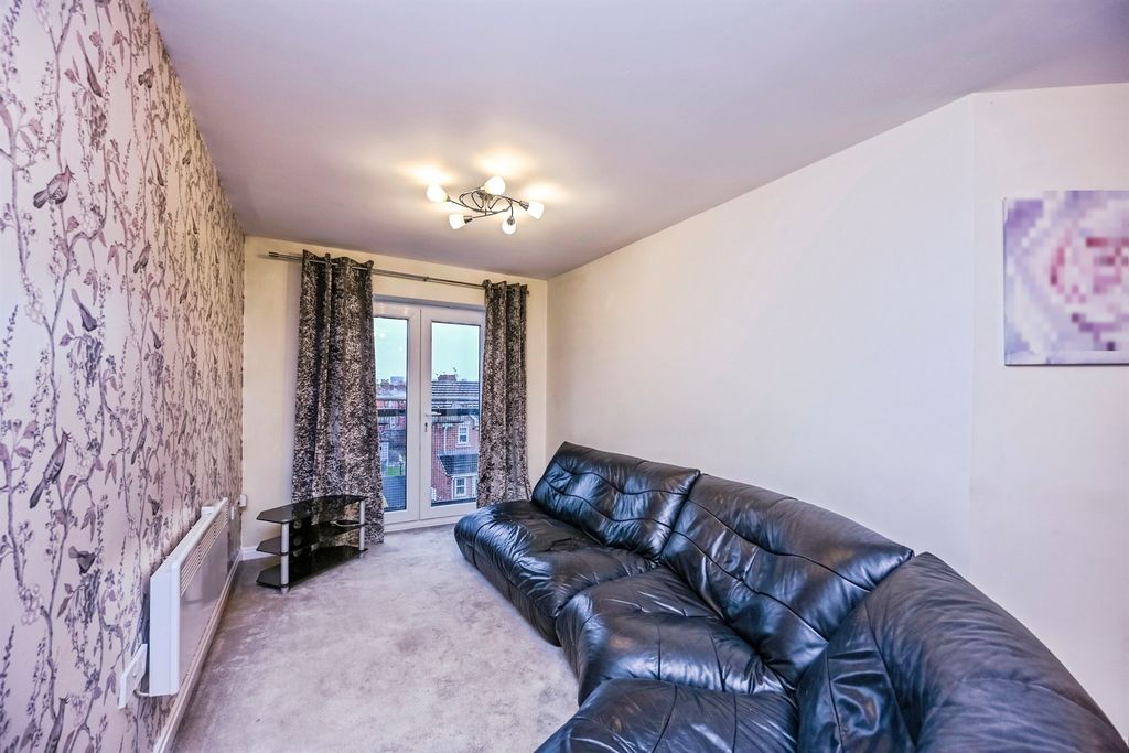 Property photo 2 of 9