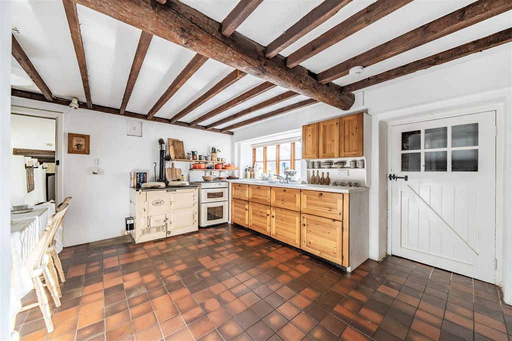 Property photo 3 of 21 Kitchen