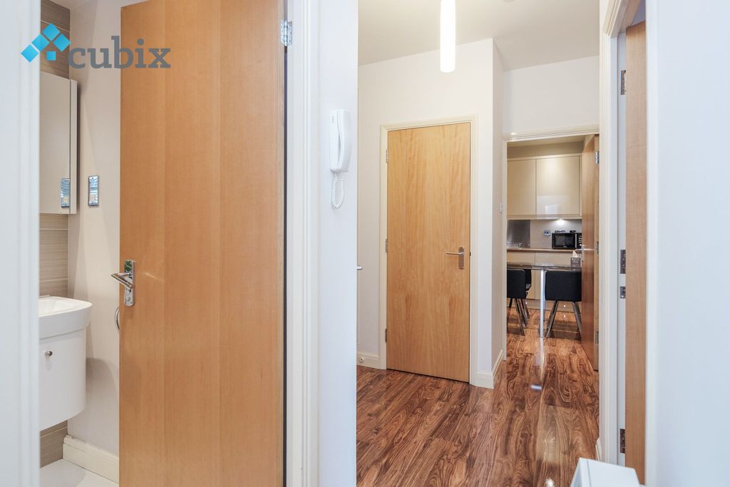 Property photo 2 of 20