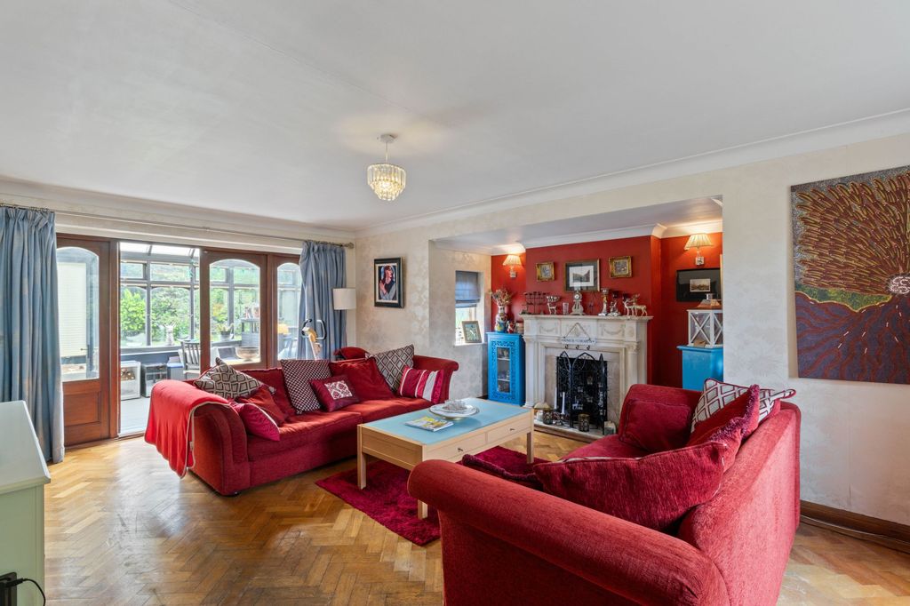 Property photo 3 of 31