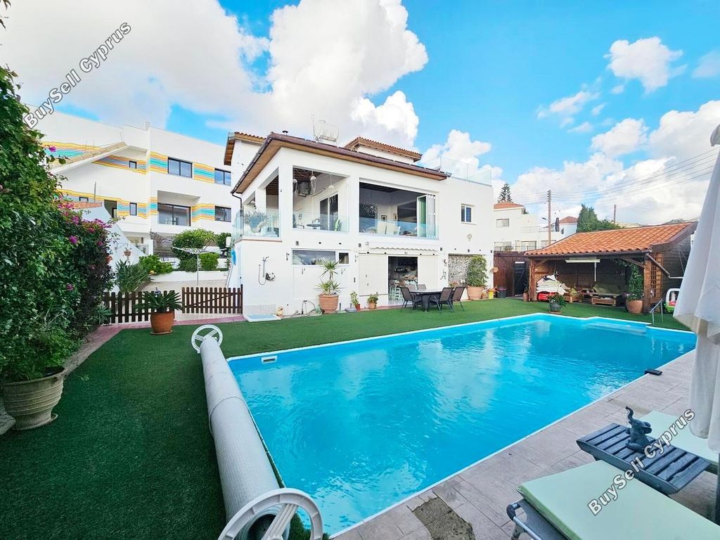 Property photo 3 of 76