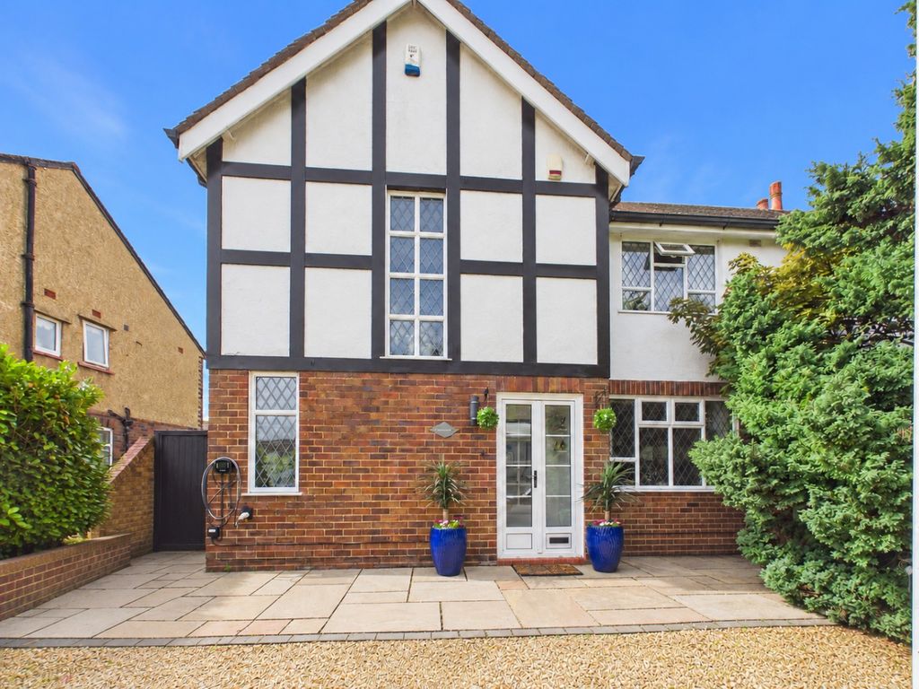 Property photo 2 of 25 5520145