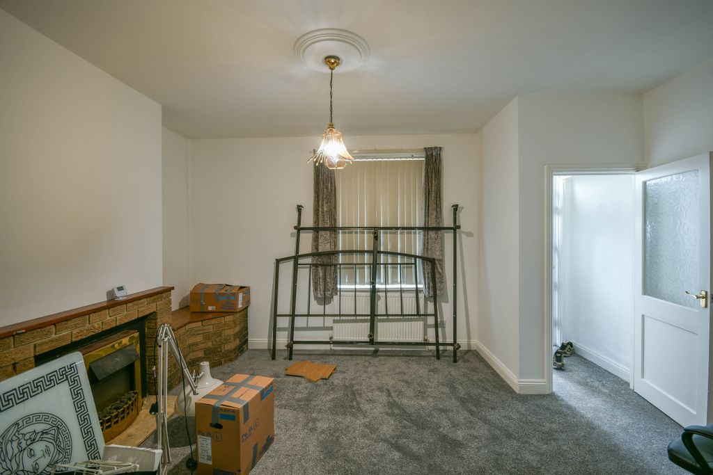 Property photo 2 of 20 Lounge 1