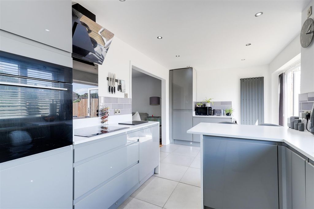 Property photo 3 of 25 9104.Jpg