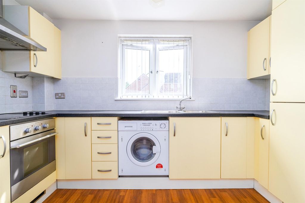 Property photo 2 of 12