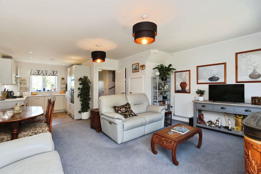 Property photo 2 of 20 Pbox-Img.Jpg
