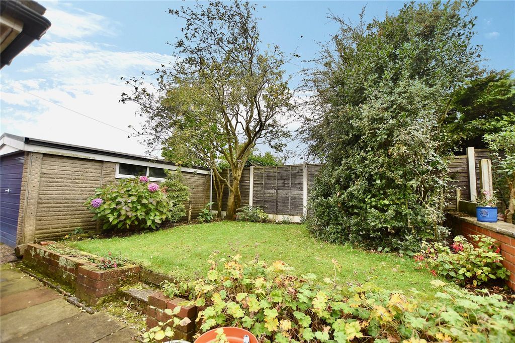 Property photo 3 of 17 Garden