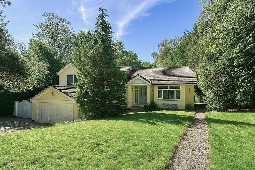 Property photo 1 of 10 Carrwood