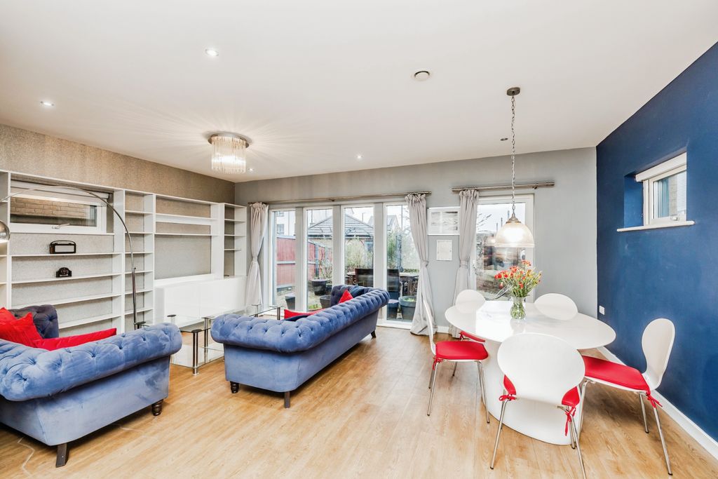Property photo 1 of 17 1W7A9903