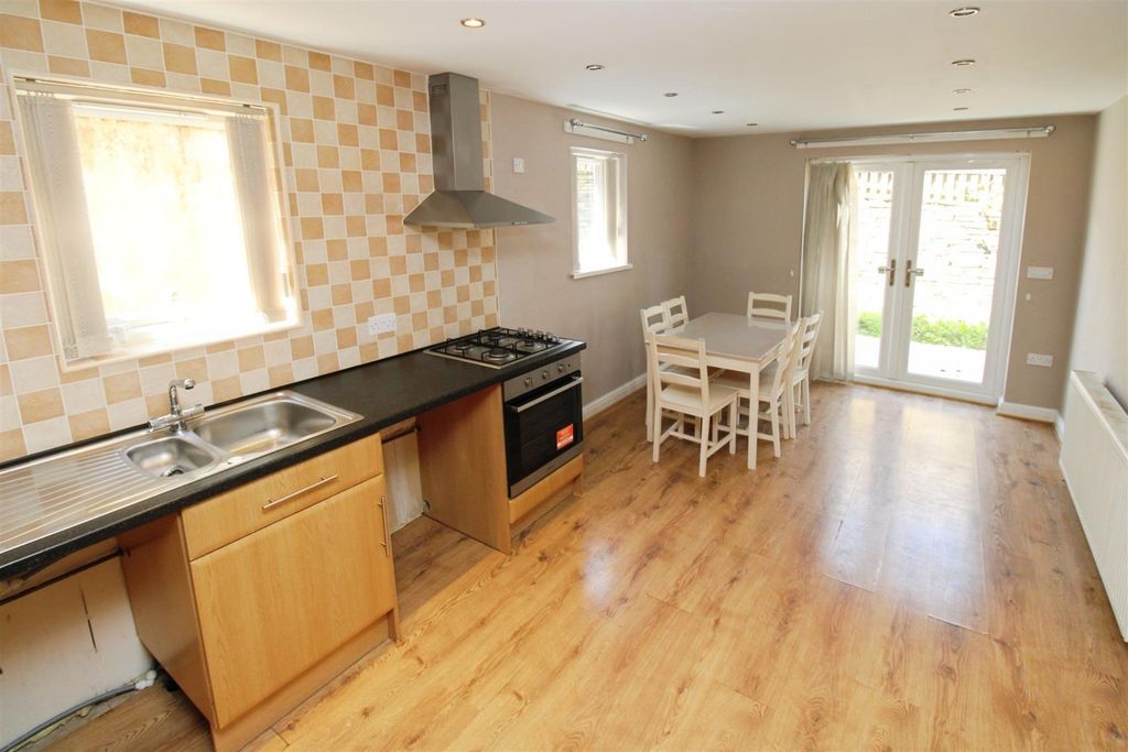 Property photo 3 of 22 Kitchen Diner