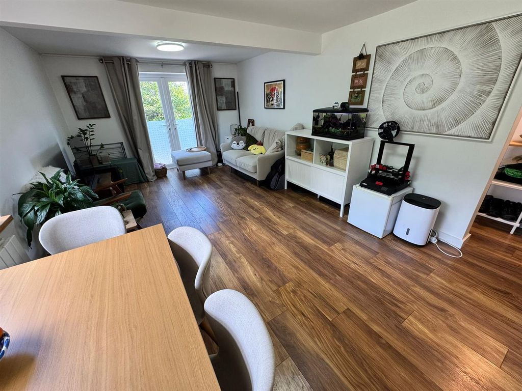 Property photo 2 of 30 Lounge / Dining Room