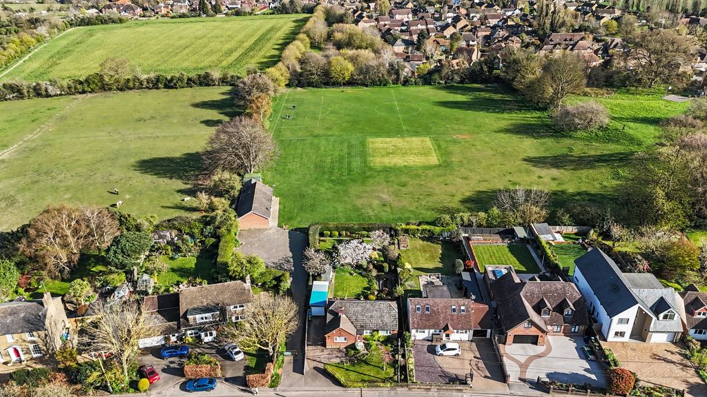 Property photo 2 of 35