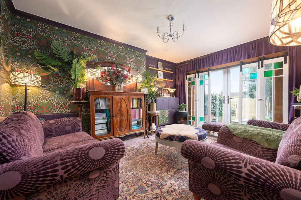 Property photo 3 of 33