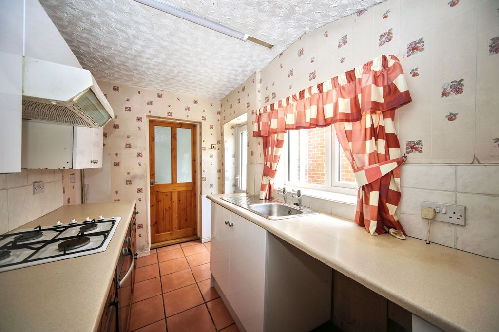 Property photo 2 of 22