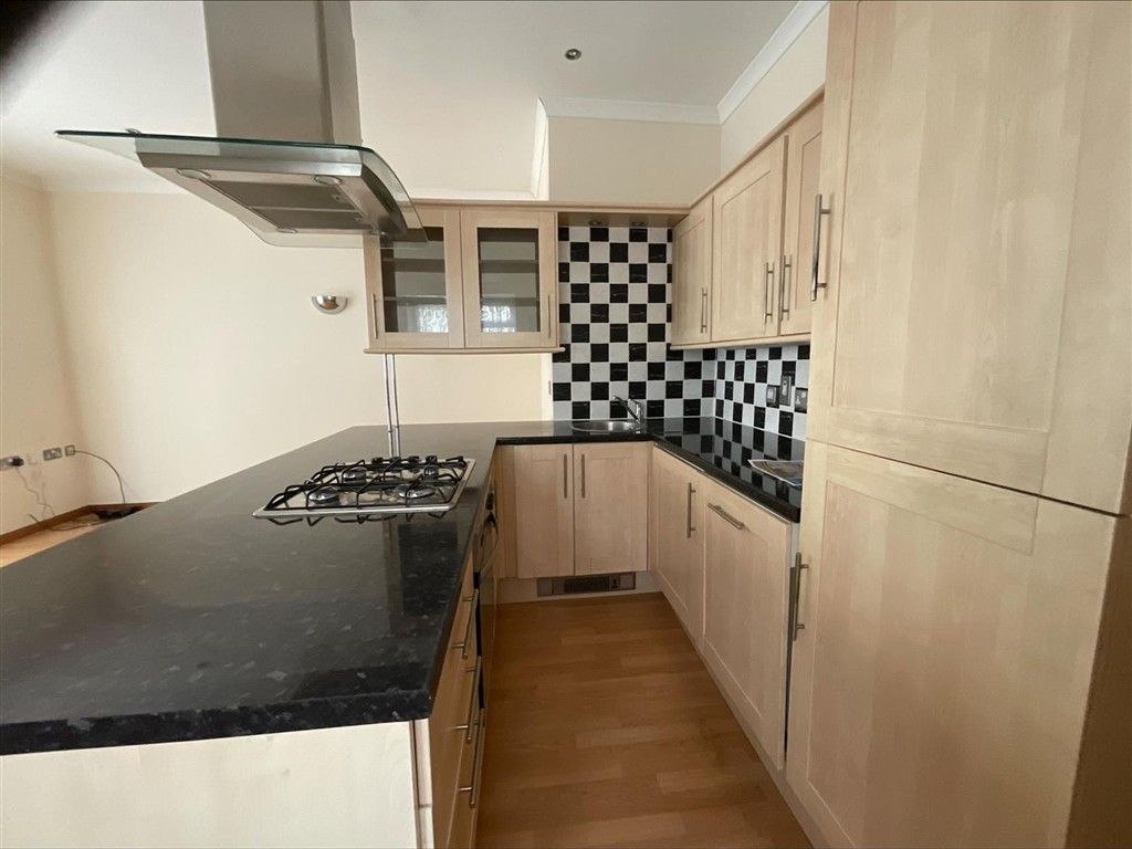 Property photo 2 of 10 Kitchen