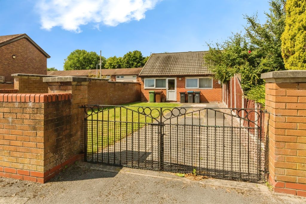 Property photo 2 of 17