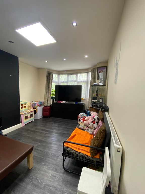 Property photo 2 of 8