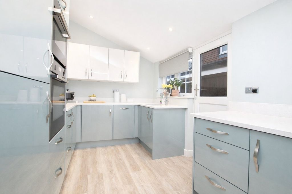 Property photo 2 of 9