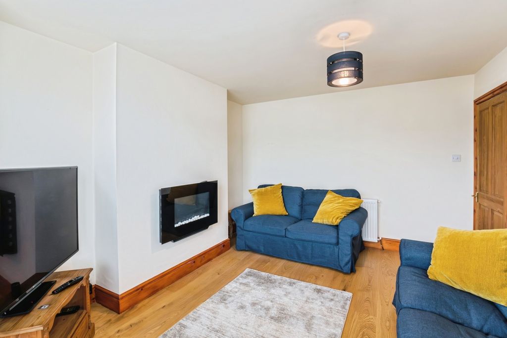 Property photo 3 of 16 Pbox-Img.Jpg