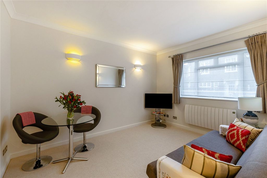 Property photo 1 of 8 Reception 1