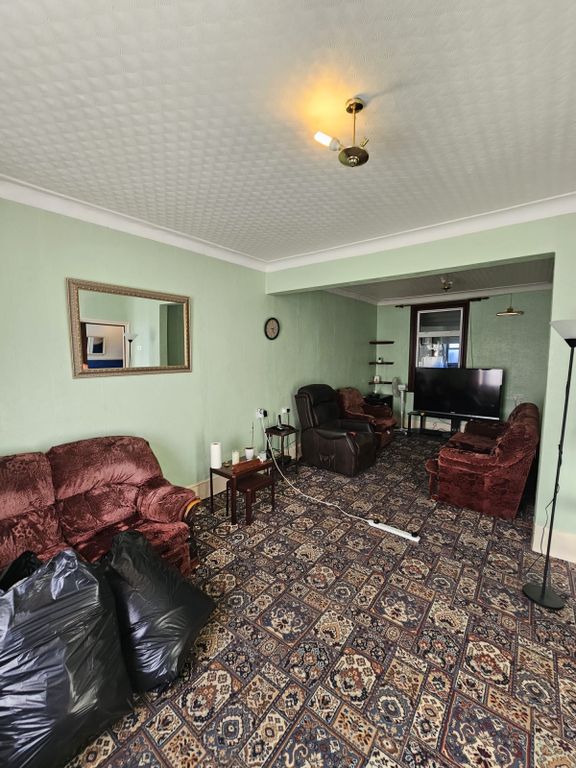 Property photo 1 of 8 3 Bedroom Terraced House In Excellent Location