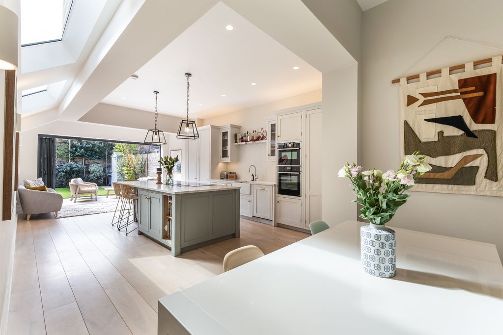 Property photo 3 of 23