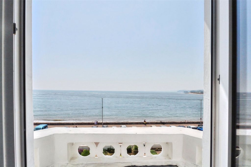 Property photo 3 of 13 Sea View