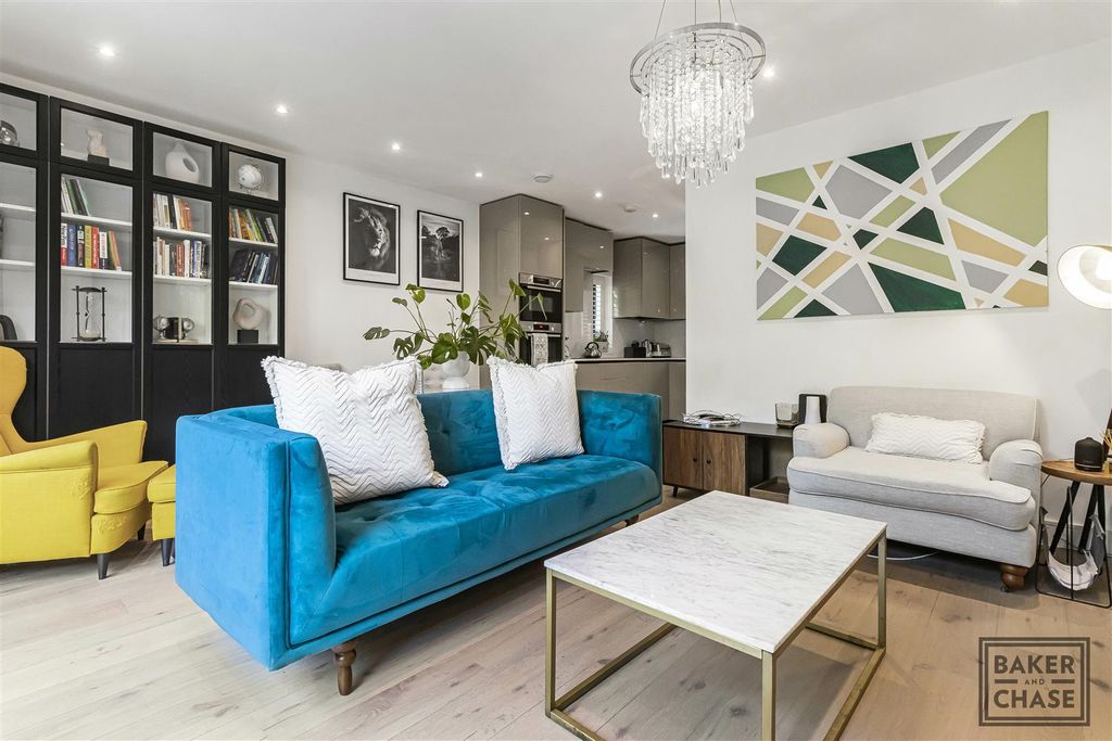 Property photo 2 of 22 Kitchen / Lounge (Open-Plan)