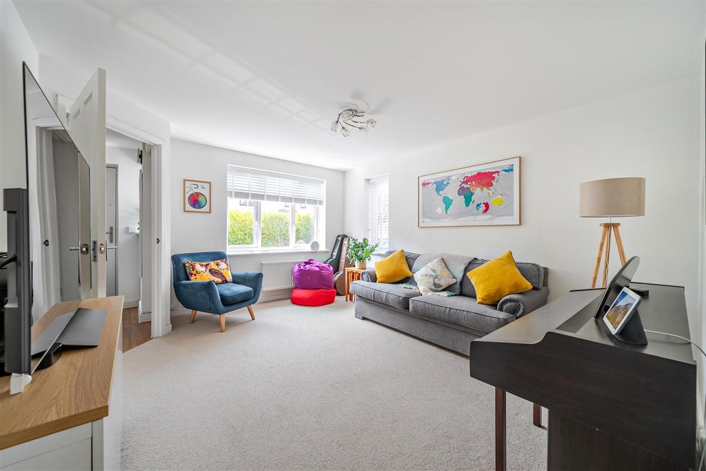 Property photo 2 of 14 1494349-14-6A5A1cd2E389d.Jpg