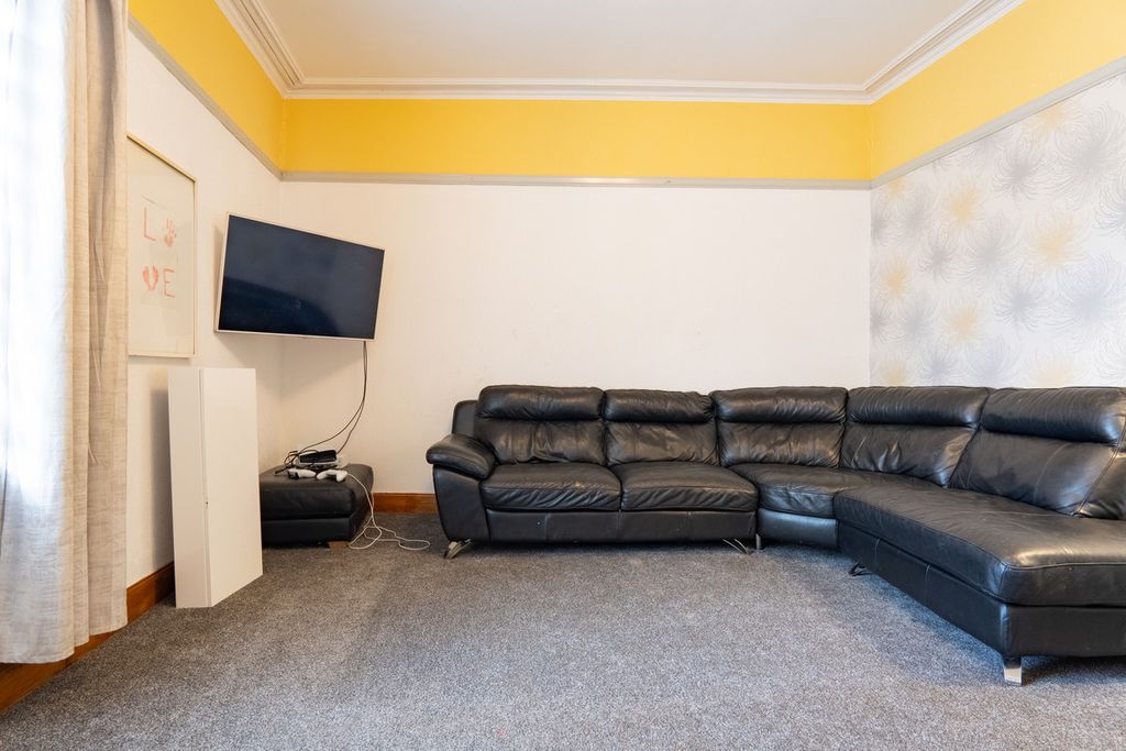 Property photo 3 of 26