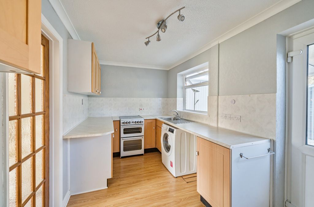 Property photo 2 of 12 Kitchen