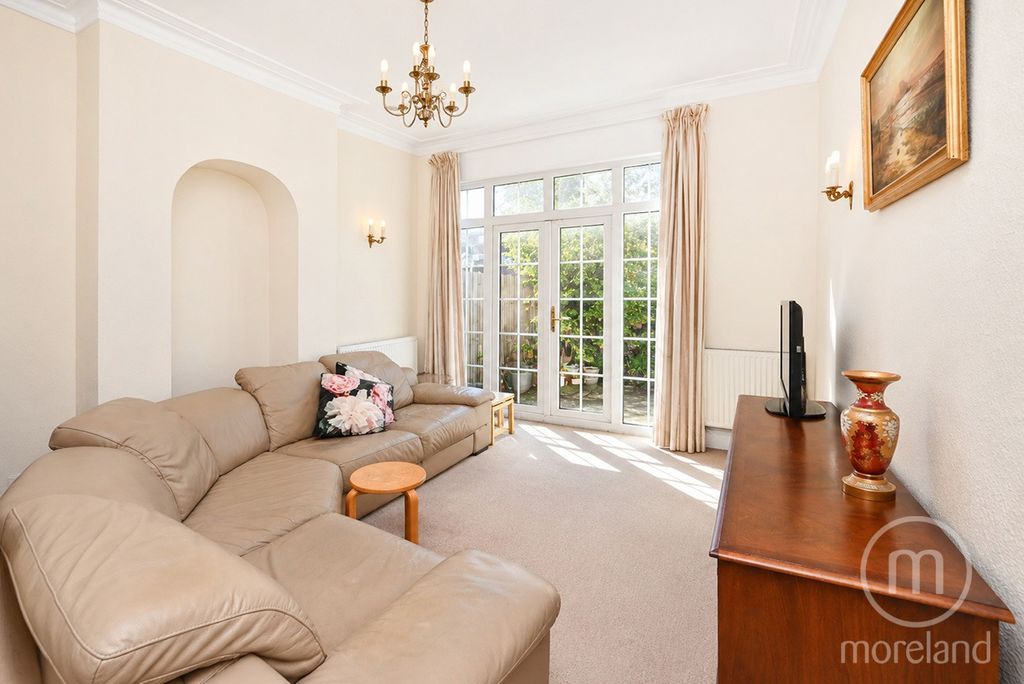 Property photo 2 of 14 5565293