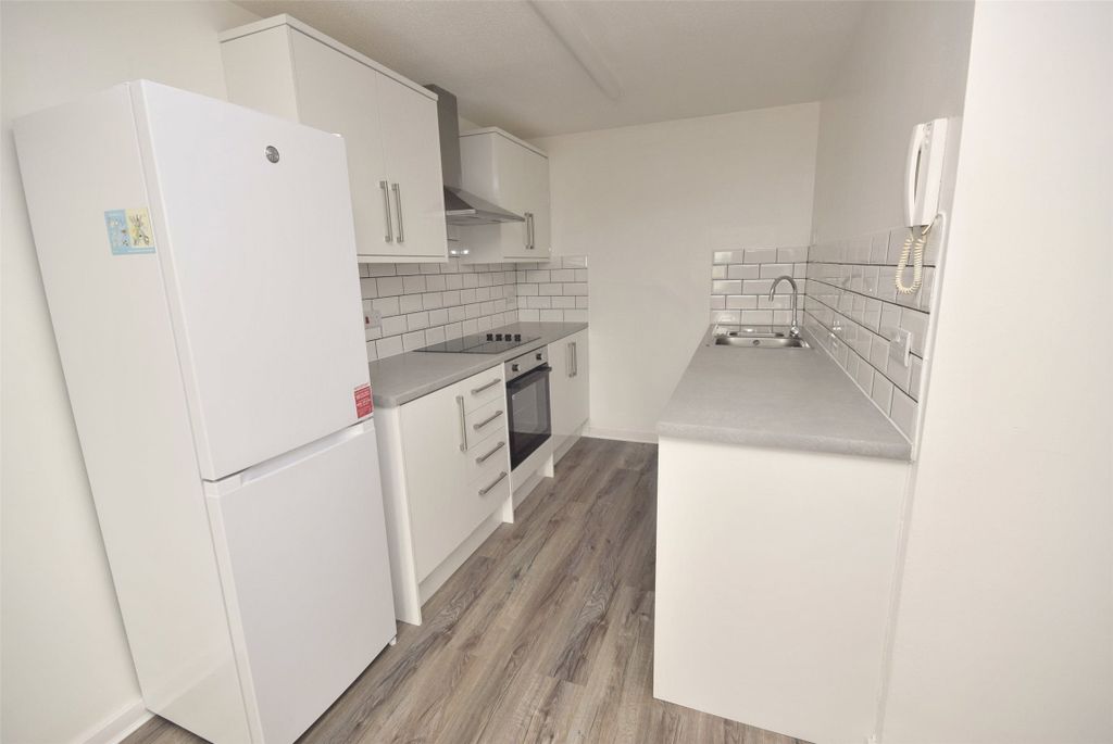 Property photo 1 of 7 Kitchen