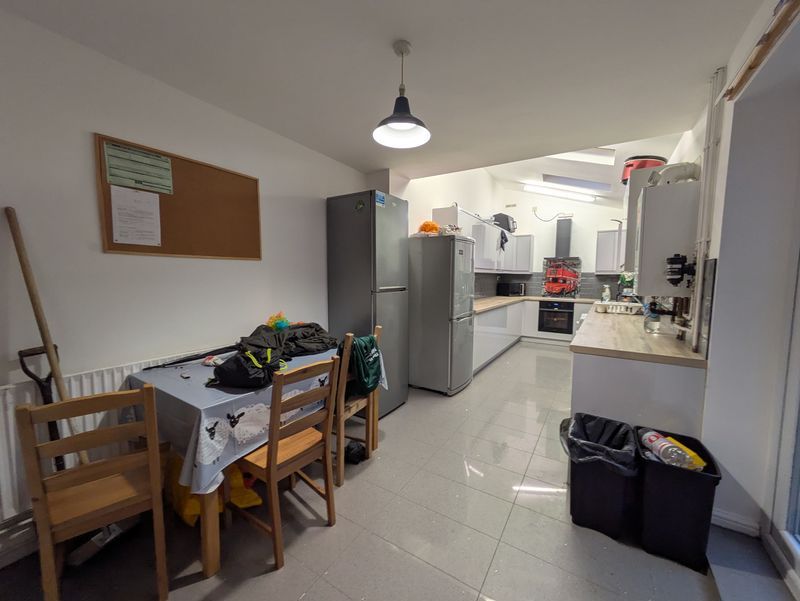 Property photo 3 of 12 Photo 6