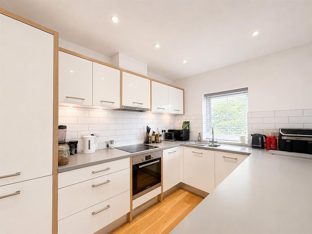 Property photo 2 of 11 Kitchen..Png
