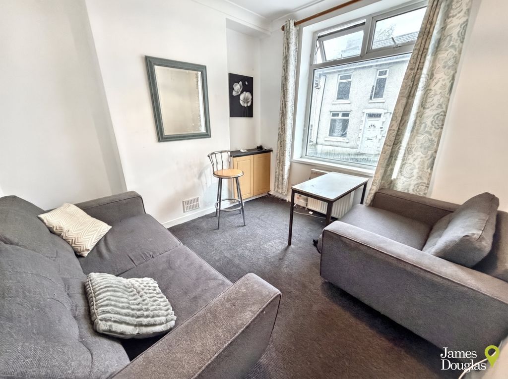 Property photo 3 of 16 Livdin1