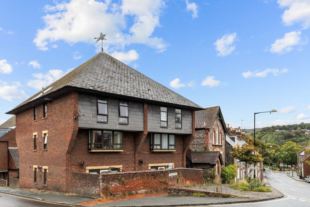 Property photo 1 of 11 3948411