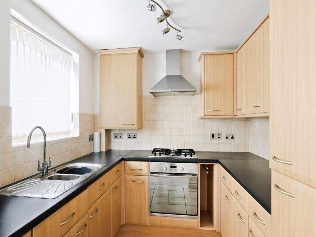 Property photo 2 of 11 Kitchen