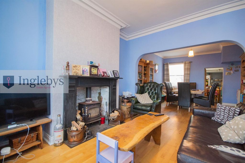 Property photo 3 of 24
