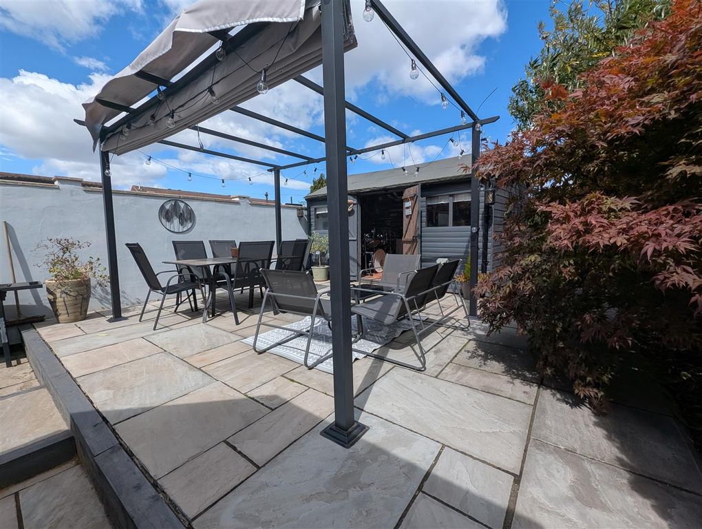 Property photo 3 of 21 Externally