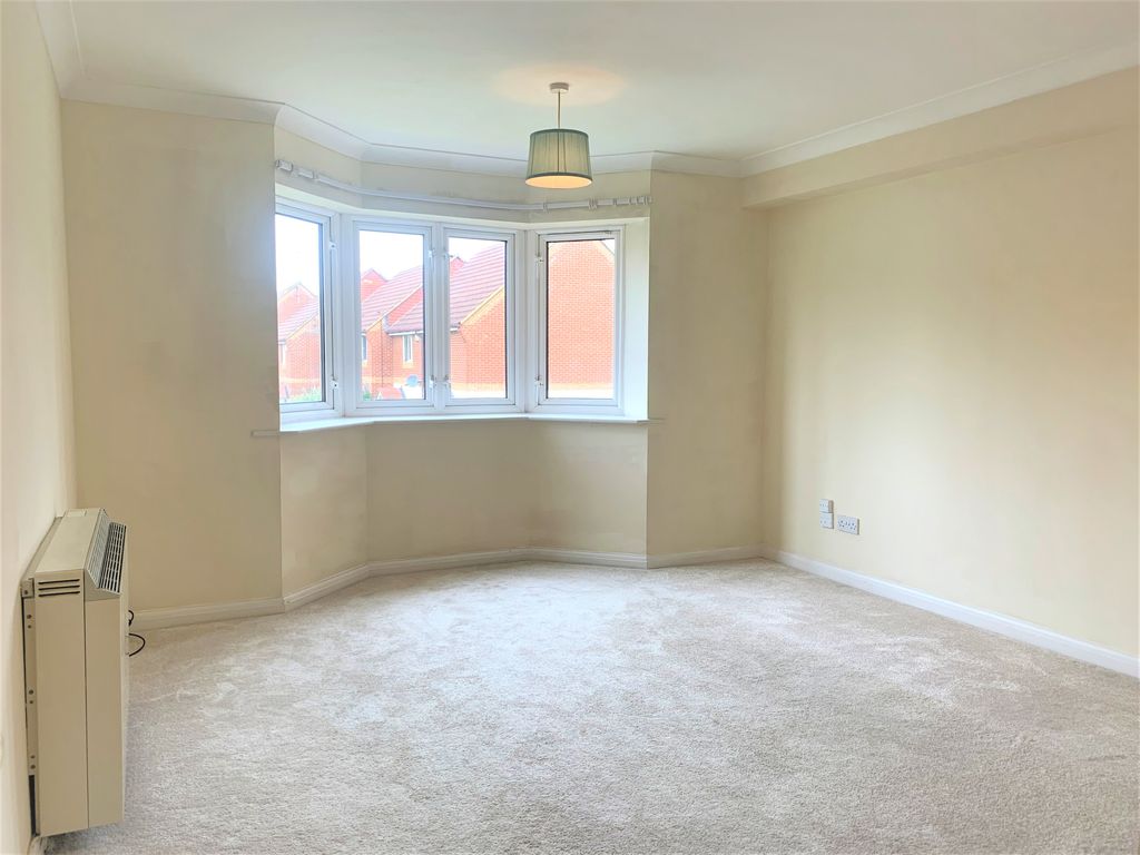 Property photo 2 of 10 Lounge