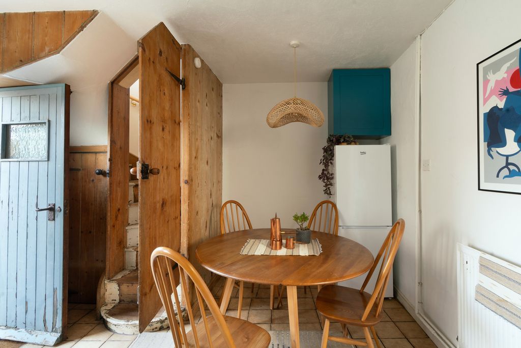 Property photo 2 of 27 274293 - 24-Tackleway-Hastings-012.Jpg